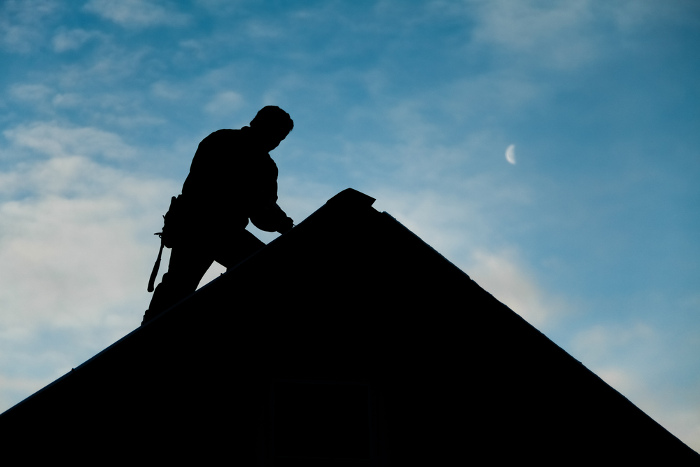 brentwood-roofer-element-roofing-2515 roofer at work