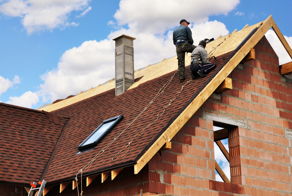 element-roofing-roofer-2415 brentwood roofing team installing a new roof