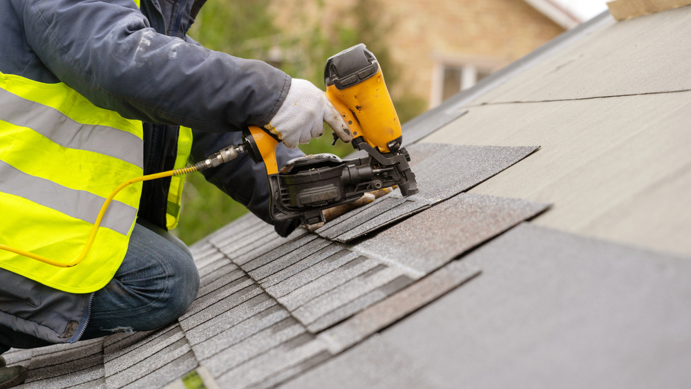 roofer-in-brentwood-element-roofing-5235 roofer in brentwood, ca installing new shingles